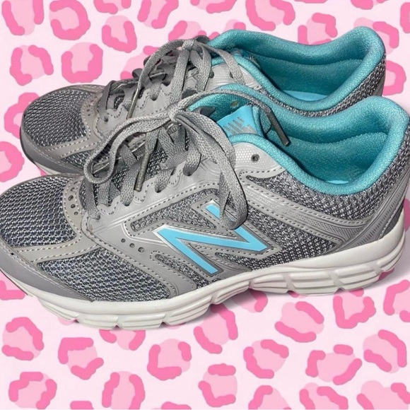 New Balance Women's Gray and Light Blue Athletic Shoes - Picture 1 of 7